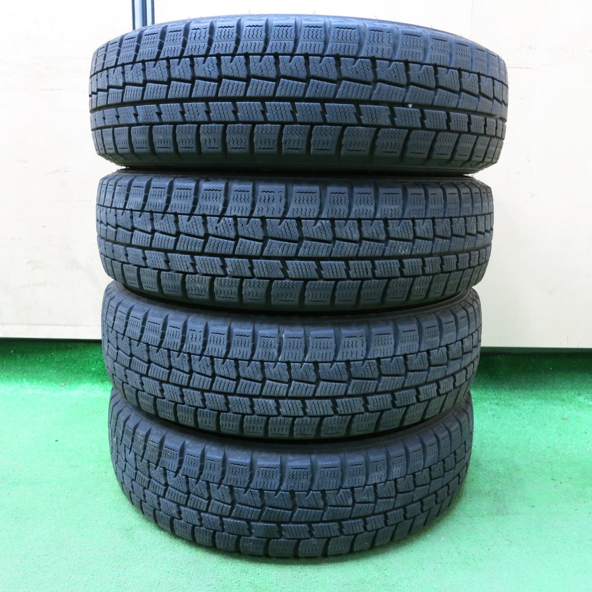 *送料無料* バリ溝！8.5分★スタッドレス 155/65R14 ダンロップ ウインターマックス WM01 SG-E 14インチ PCD100/4H★4091302SYス