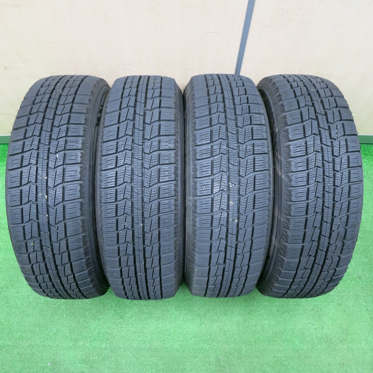 [送料無料] 超バリ溝！キレイ！ほぼ10分★シエンタ等 175/65R15 スタッドレス オートバックス ノーストレック N3i EuroSpeed MANARAY SPORT 15インチ PCD100/5H★4113001NJス