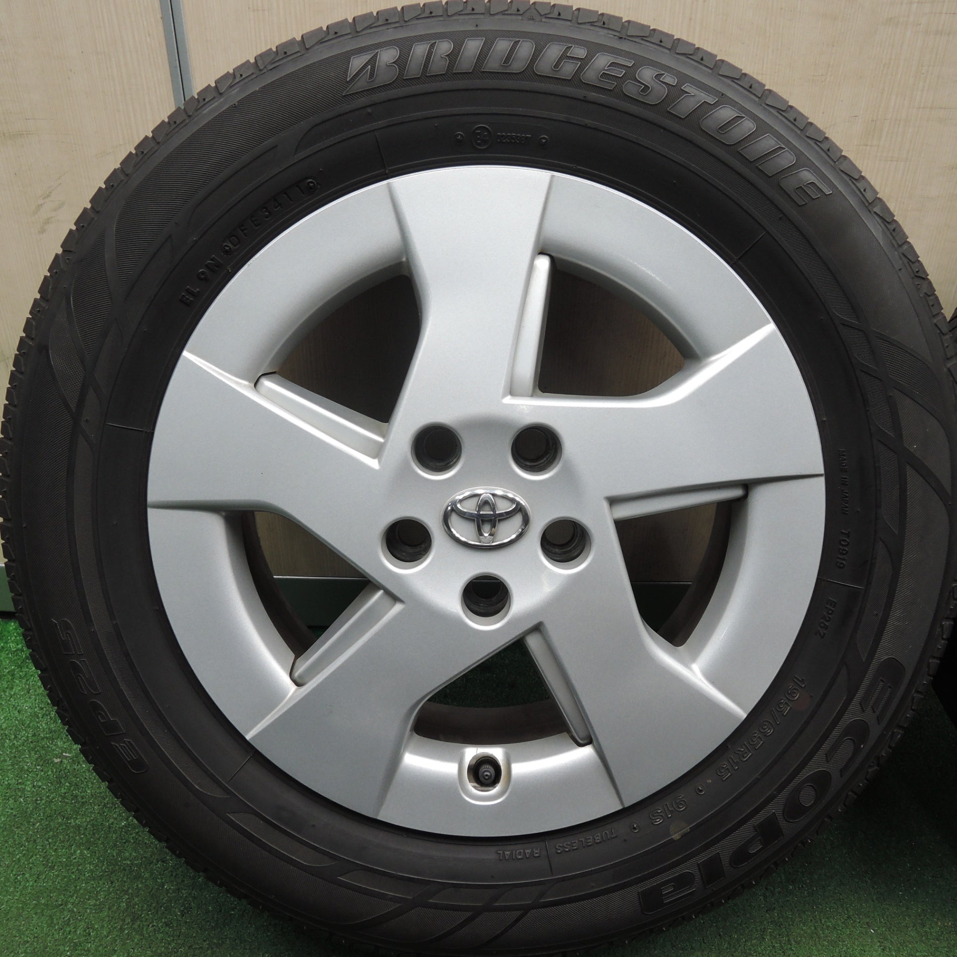 *送料無料* 4本価格★トヨタ 30系 プリウス 純正 195/65R15 ブリヂストン エコピア EP25 15インチ  PCD100/5H★4031605HAノ