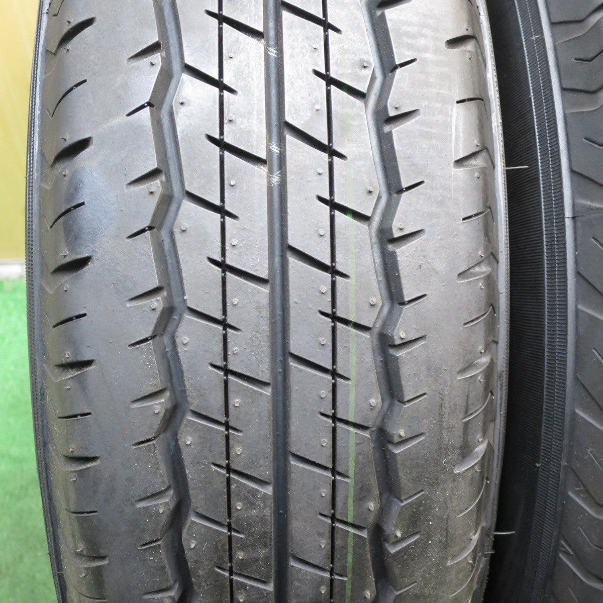 *送料無料* 新車外し★トヨタ 200系 ハイエース 純正 スチール 195/80R15 107/105L ダンロップ SP175N PCD139.7/6H★4040605クノ