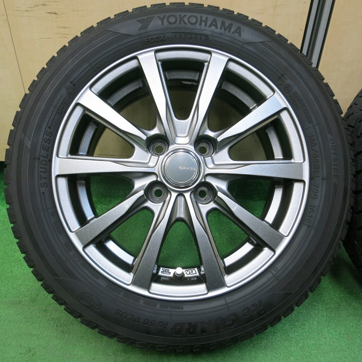 *送料無料* バリ溝！キレイ！9分★スタッドレス 165/65R14 ヨコハマ アイスガード iG50 プラス GRASS グラス 14インチ  PCD100/4H★4042704イス