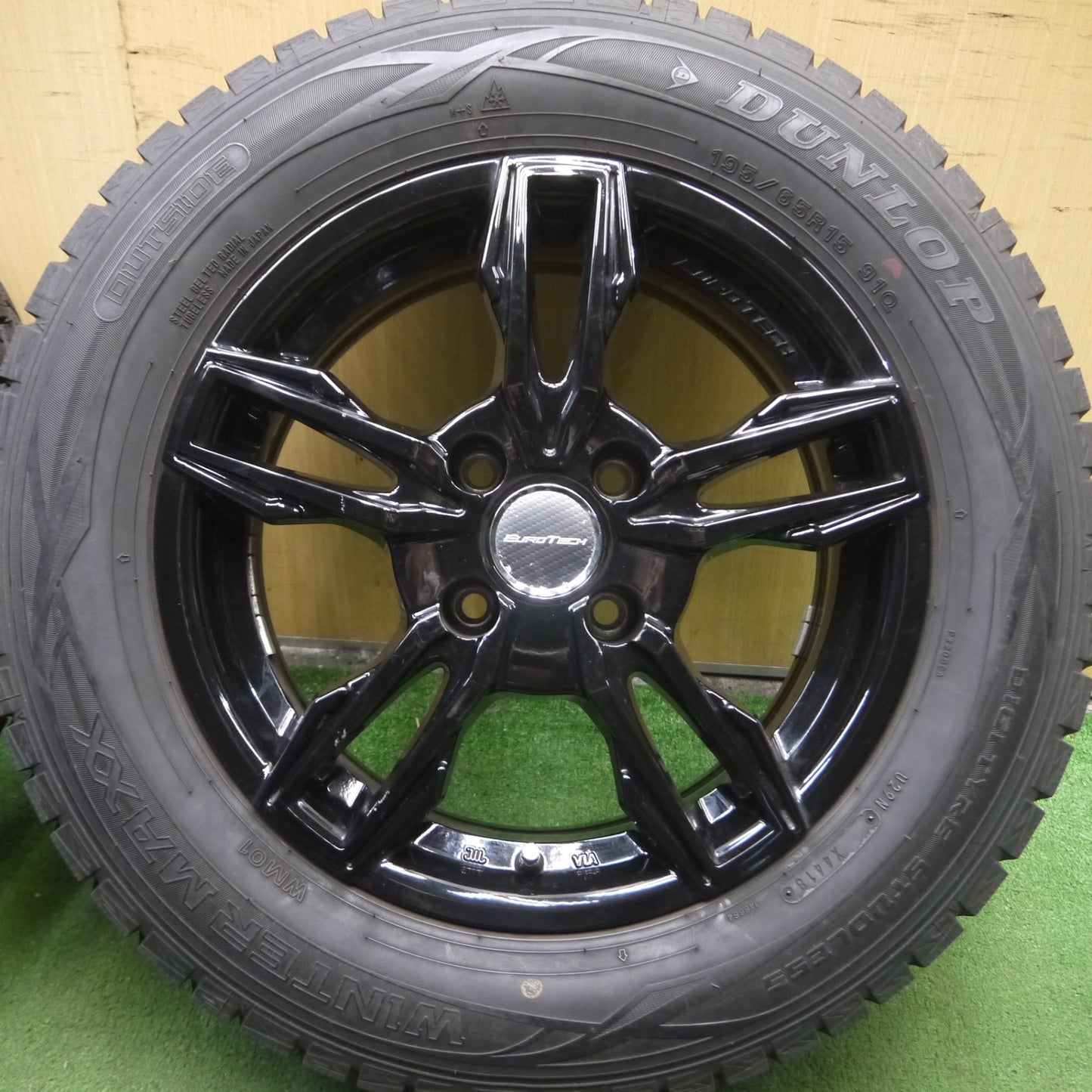 *送料無料* バリ溝！9.5分★プジョー等 EUROTECH 195/65R15 スタッドレス ダンロップ ウインターマックス WM01 ユーロテック PCD108/4H★4051701Hス