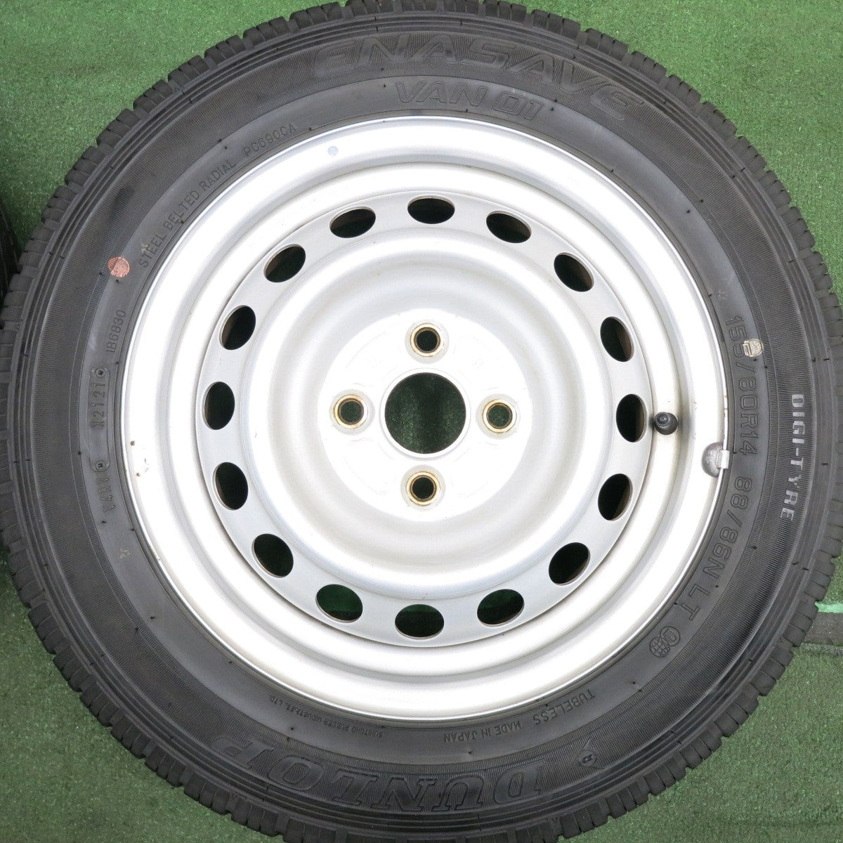 *送料無料* バリ溝！21年！9.5分以上★155/80R14 88/86N ダンロップ エナセーブ VAN01 スチール ホイール 14インチ PCD100/4H★4042107HAノ