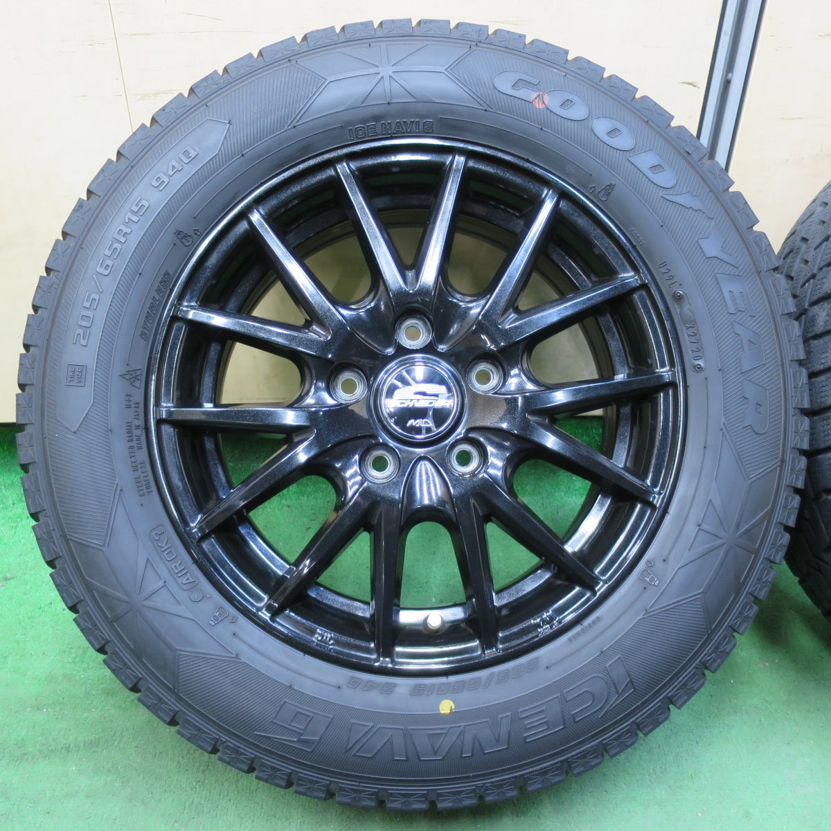 [送料無料] 4本価格★スタッドレス 205/65R15 グッドイヤー アイスナビ6 SCHNEIDER MiD シュナイダー 15インチ PCD114.3/5H★5012102イス