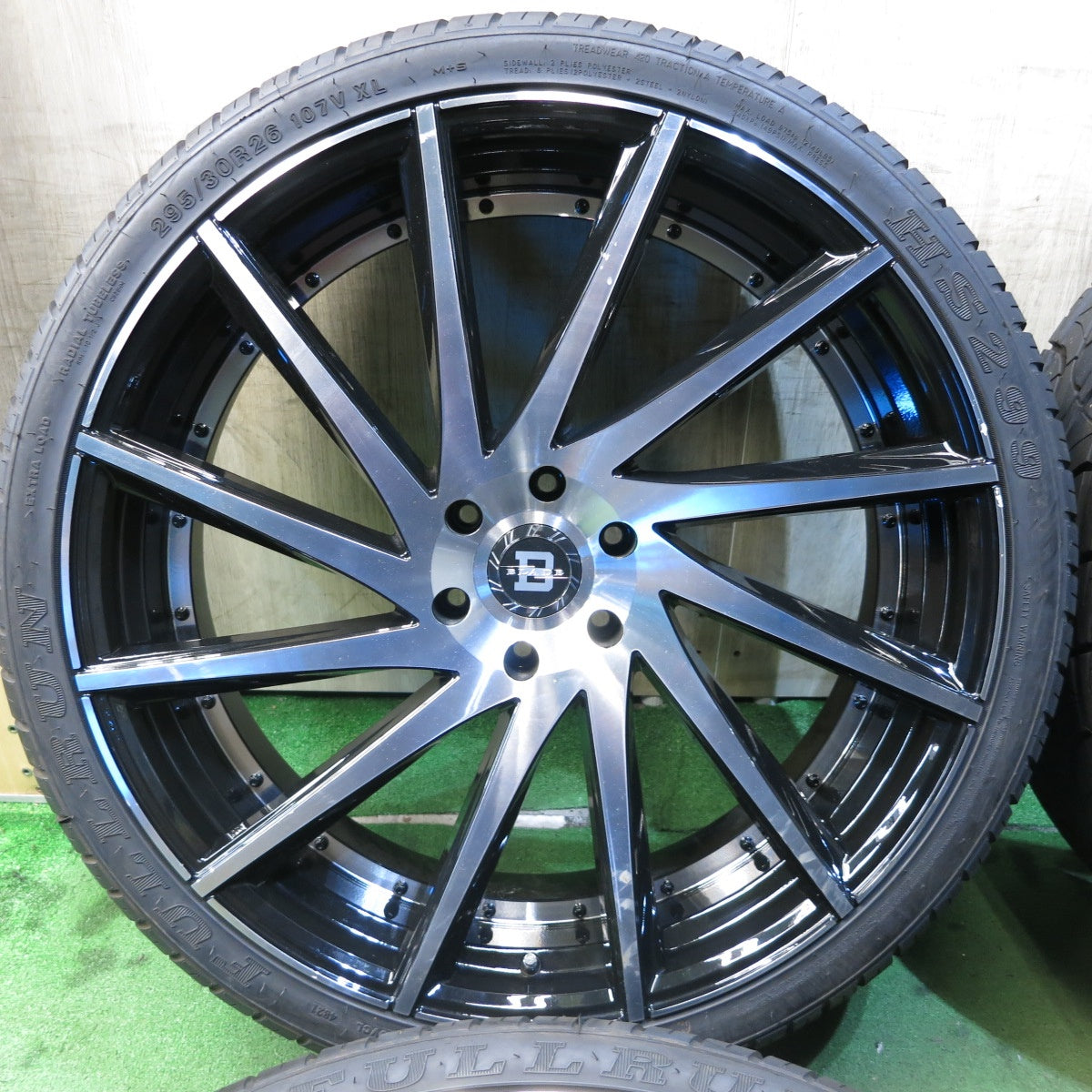 *送料無料* バリ溝！21年！ほぼ10分★BLADE ブレイド 295/30R26 フルラン HS299 PCD139.7/6H キャデラック エスカレード 等★4021602クノ