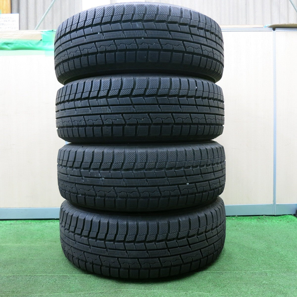 *送料無料* バリ溝！キレイ！9.5分★スタッドレス 225/65R17 トーヨー ウインター トランパス TX SPORT ABELIA 17インチ PCD114.3/5H★4051401NJス