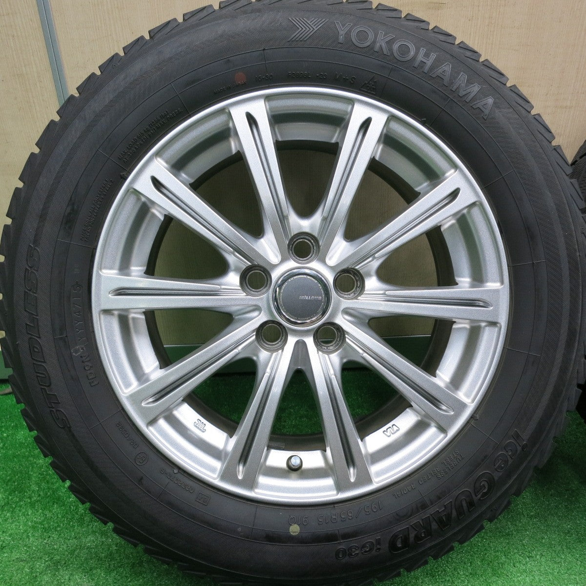 [送料無料] キレイ★プリウス 等 195/65R15 スタッドレス ヨコハマ アイスガード iG30 MiLLOUS ミルアス 15インチ  PCD100/5H★4100502HAス