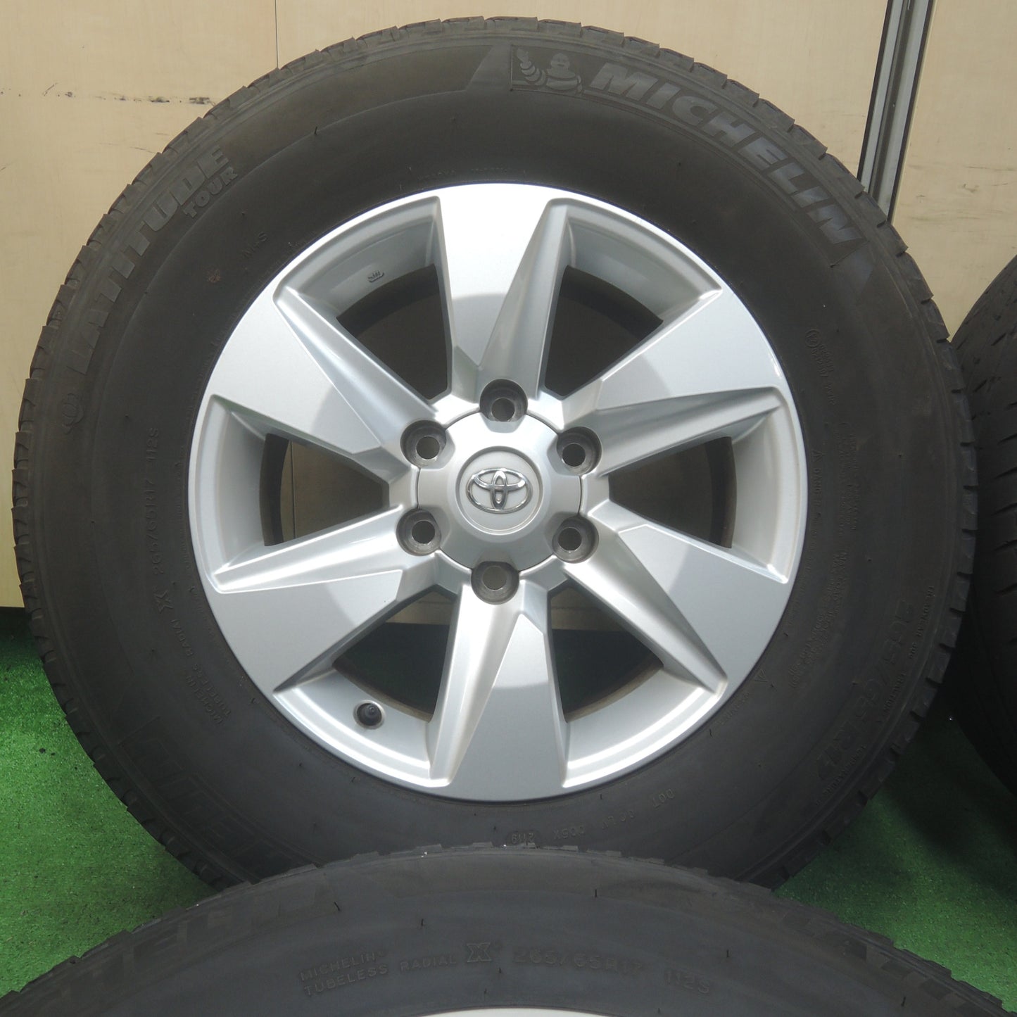 *送料無料* キレイ★トヨタ 150系 ランクル プラド 純正 265/65R17 ミシュラン LATITUDE TOUR 17インチ PCD139.7/6H★4071005SYノ