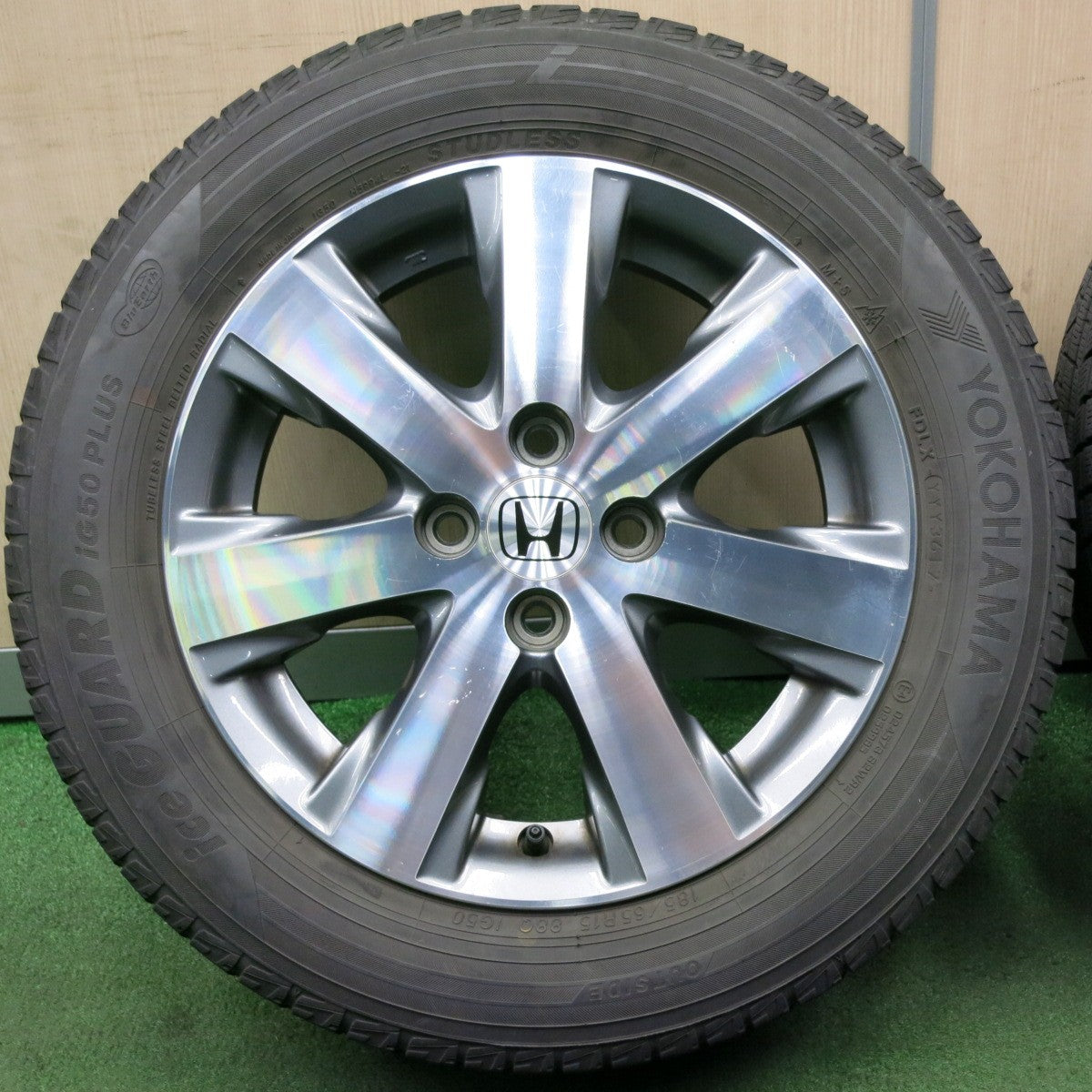 *送料無料* バリ溝！8.5分★ホンダ フリード 純正 185/65R15 スタッドレス ヨコハマ アイスガード iG50 プラス 15インチ  PCD100/4H★4051801NJス