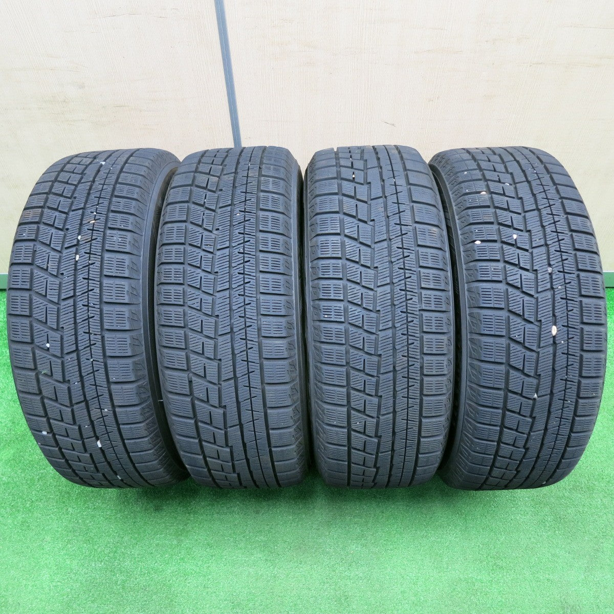 [送料無料] バリ溝！21年！9.5分★ワーゲン等 AGA TARGA 205/55R16 スタッドレス ヨコハマ アイスガード iG60 16インチ PCD112/5H★4112707TNス