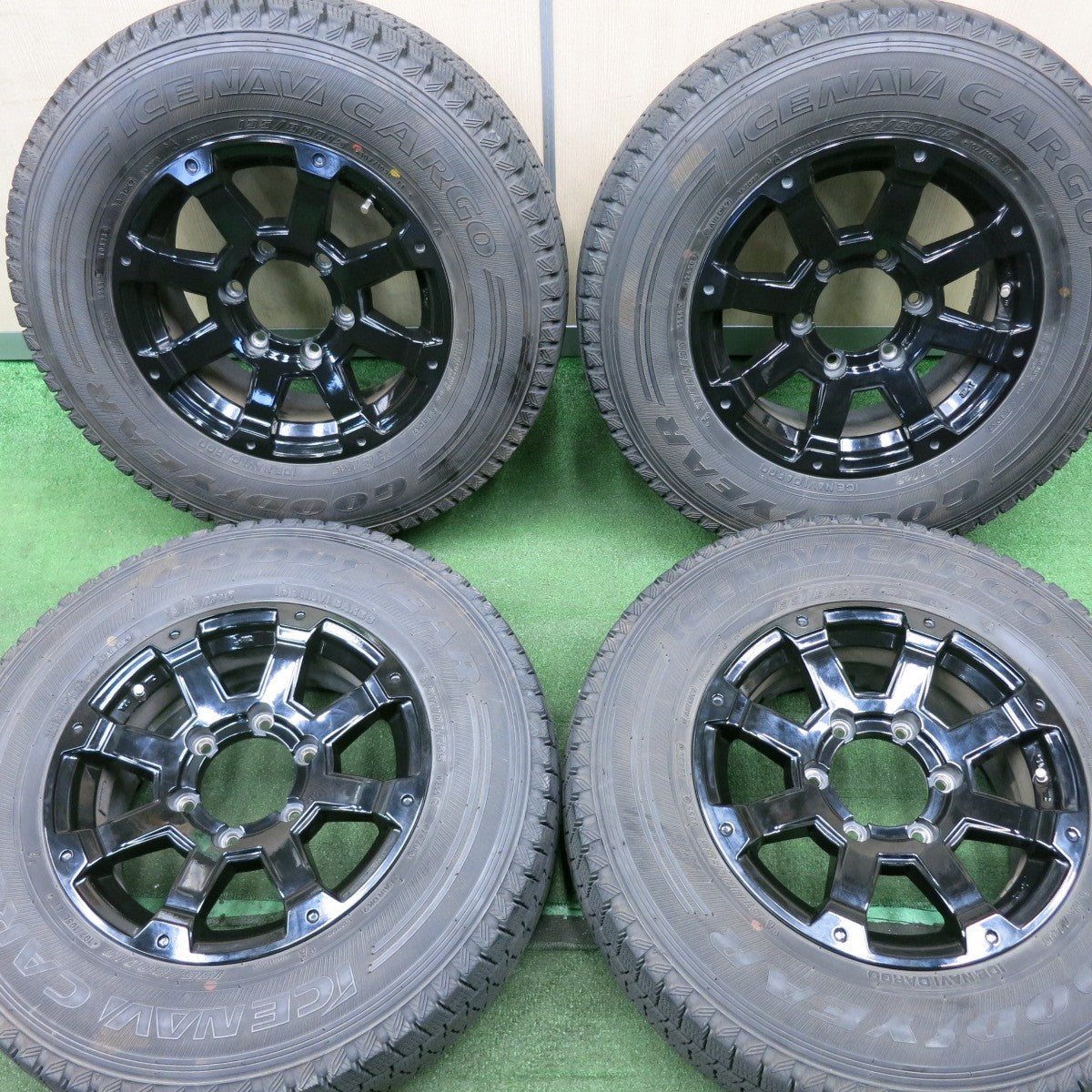 *送料無料* バリ溝！23年！綺麗！9.5分★ハイエース等 ROCK KELLY MX1 BADX 195/80R15 スタッドレス グッドイヤー アイスナビ CARGO ロックケリー PCD139.7/6H★4051101NJス