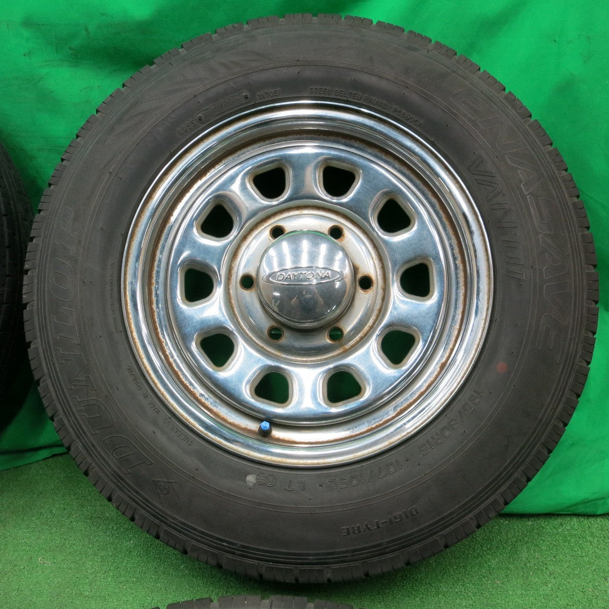 *送料無料* 4本価格★DAYTONA 195/80R15 107/105L ダンロップ エナセーブ VAN01 デイトナ 15インチ PCD139.7/6H★4050804ナノ