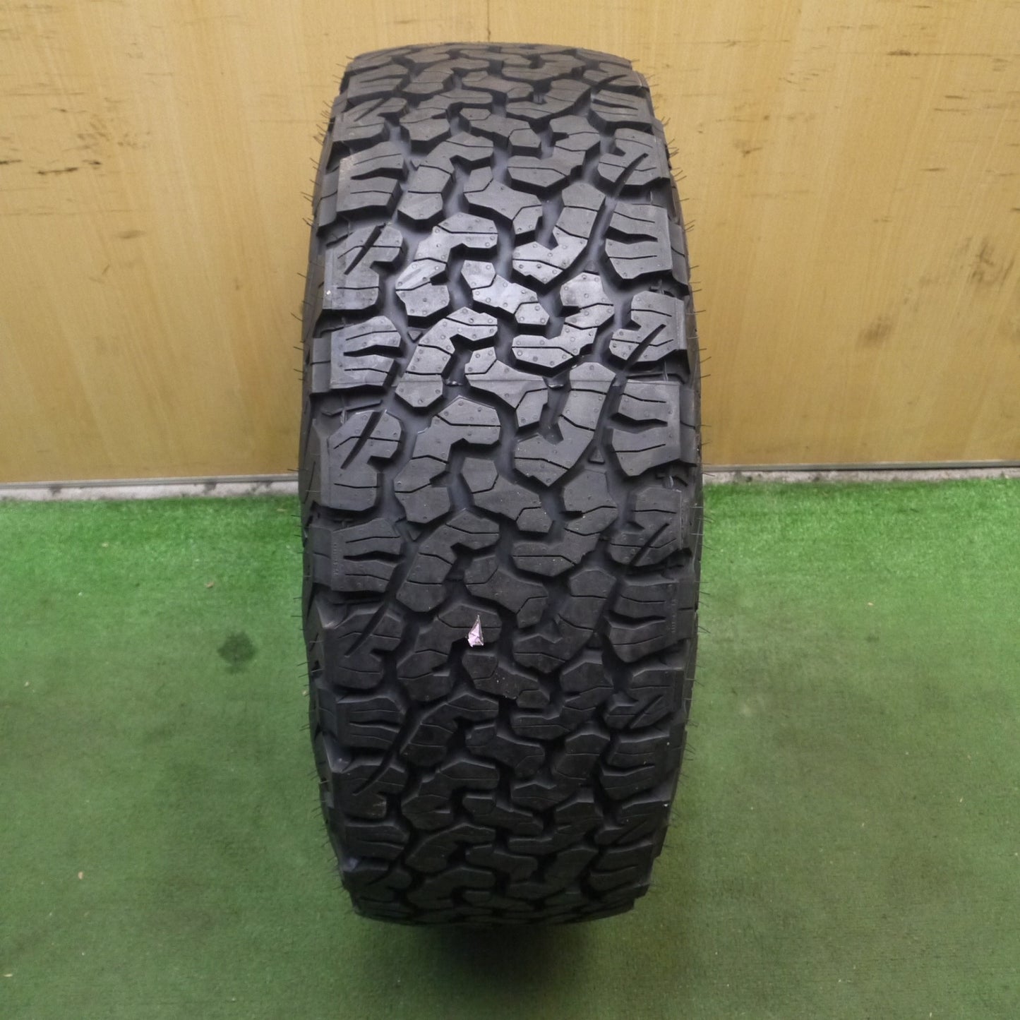 *送料無料* 未使用！22年★RAYS DAYTONA M9 265/65R17 BFグッドリッチ All-Terrain T/A KO2 ホワイトレター レイズ デイトナ PCD139.7/6H★4071204Hノ