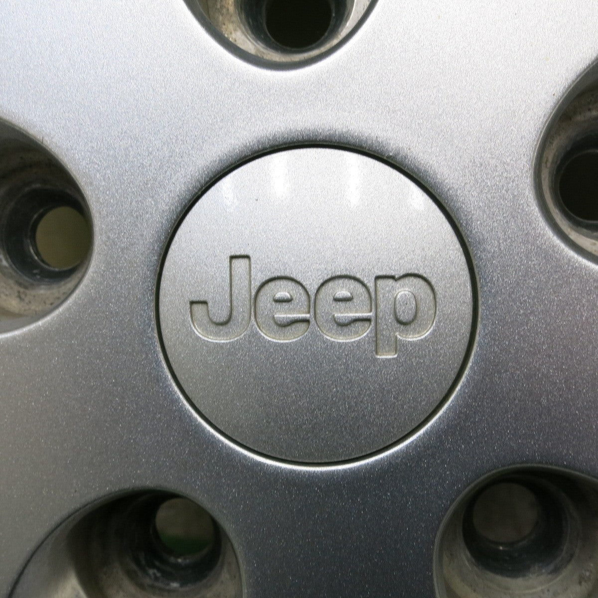 *送料無料* バリ溝！キレイ！9分★JEEP ジープ JK ラングラー 純正 265/65R17 スタッドレス グッドイヤー WRANGLER IP/N PCD127/5H★4062601ナス