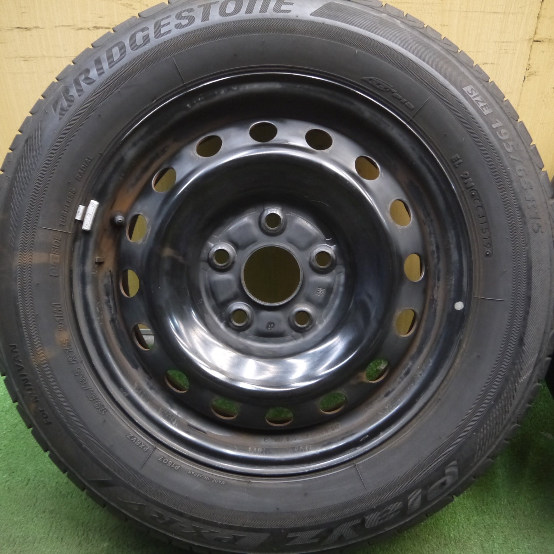 *送料無料* バリ溝！9分★195/65R15 ブリヂストン プレイズ PX-RV スチール ホイール 15インチ  PCD114.3/5H★4032211Hノ