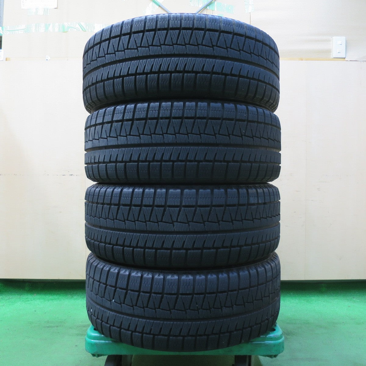 *送料無料* バリ溝！22年！キレイ！9.5分★スタッドレス 215/50R17 ブリヂストン アイスパートナー2 PREO プレオ 17インチ PCD114.3/5H★4082503イス