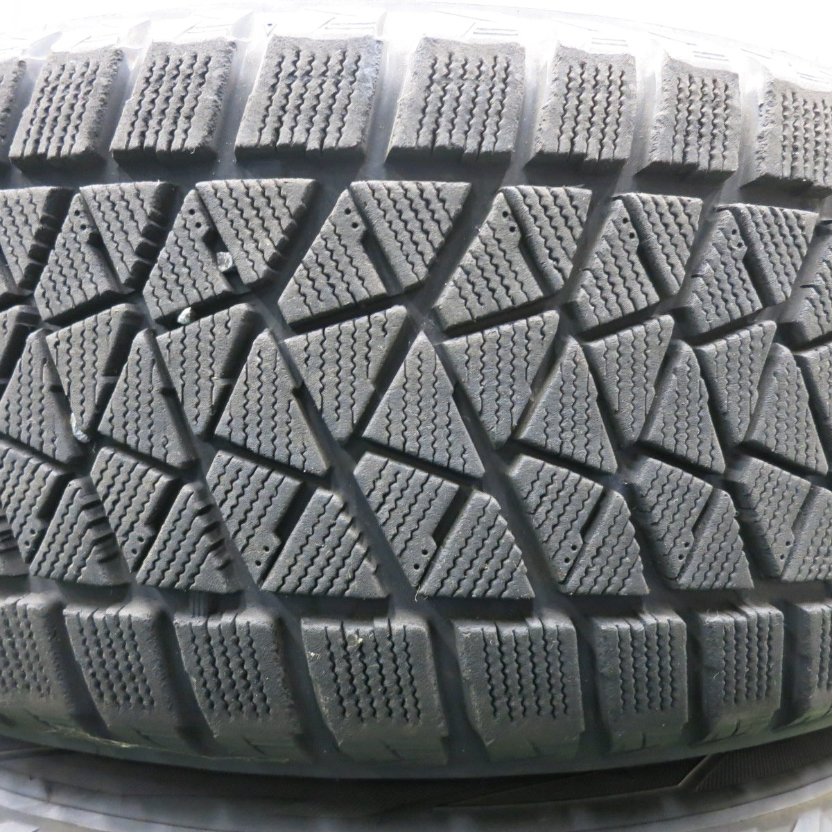 *送料無料* バリ溝！8.5分★ボルボ 等 BORBET 235/55R19 スタッドレス ブリヂストン ブリザック DM-V2 ボルベット PCD108/5H★4032403NJス