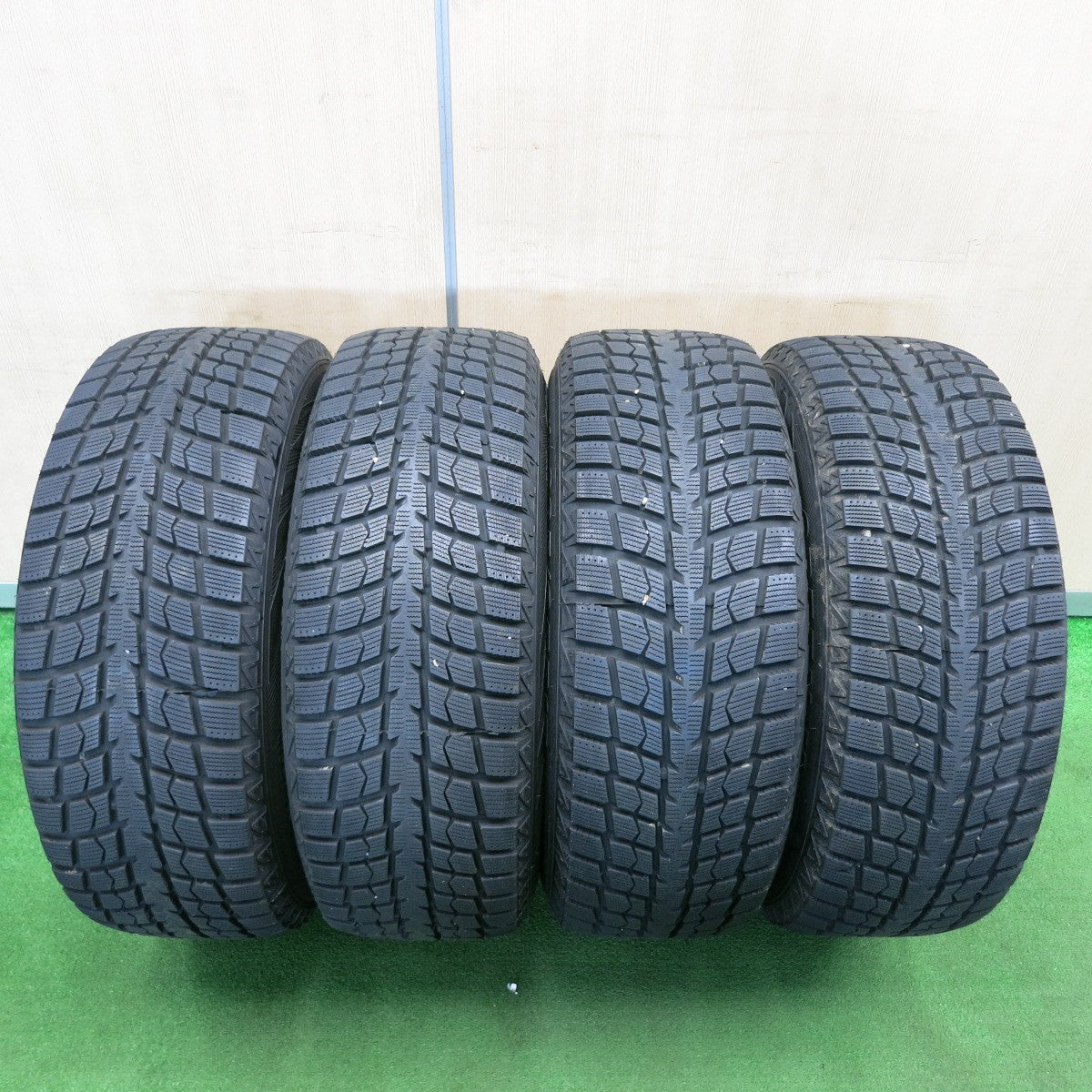 [送料無料] 超バリ溝！23年！ほぼ10分★スタッドレス 265/65R17 グリーンマックス  ウィンターアイス I-15 SUV Blows 17インチ プラド 等 PCD139.7/6H★5012302TNス