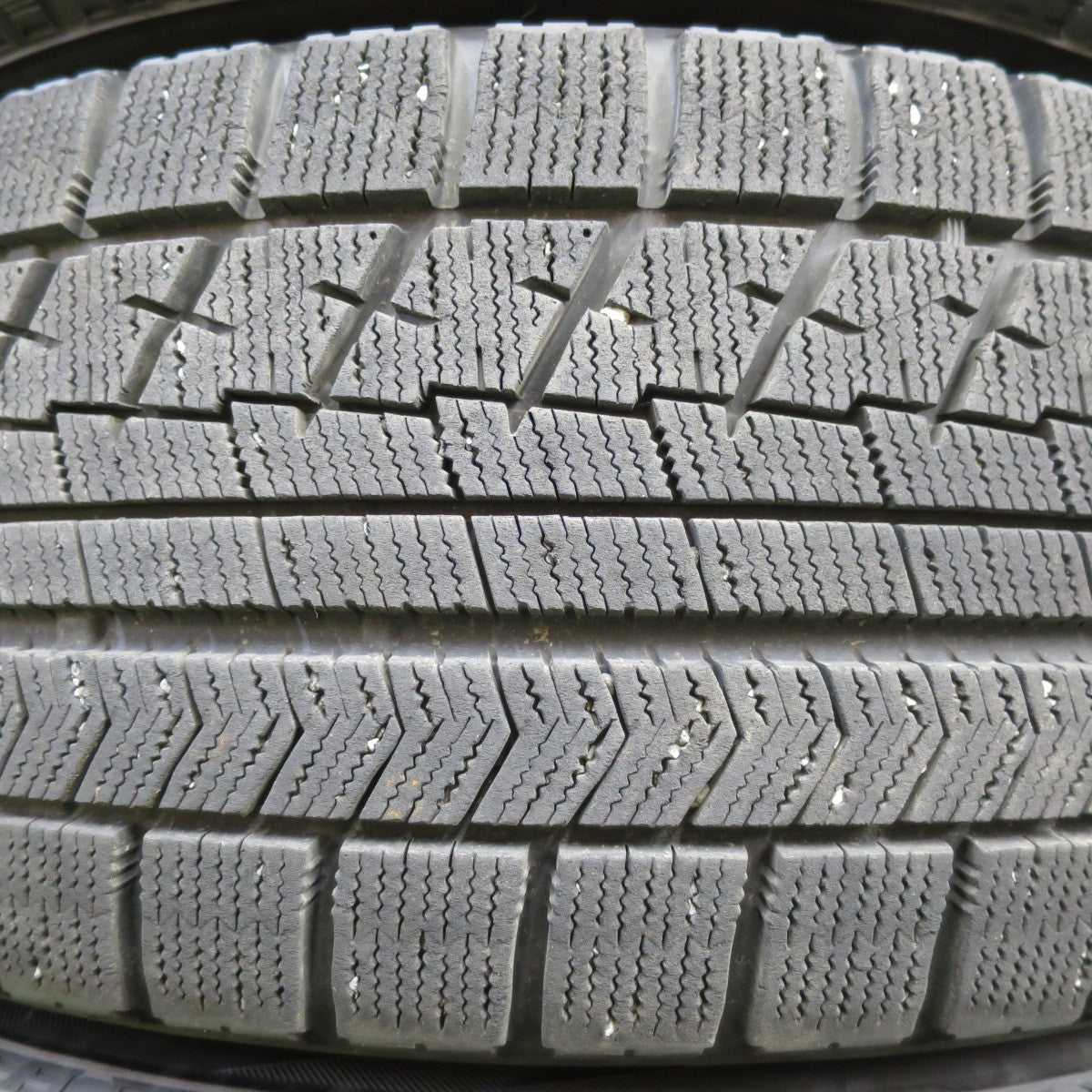 *送料無料* バリ溝！9分★トヨタ 210系 クラウン アスリート 純正 225/50R17 スタッドレス ブリヂストン ブリザック VRX PCD114.3/5H★4072403イス