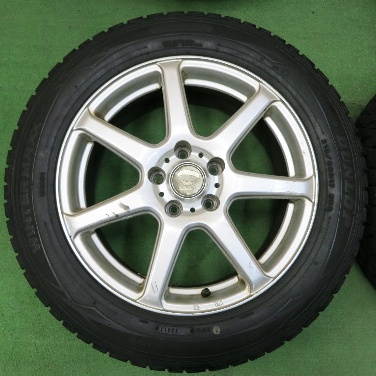 *送料無料* バリ溝！8.5分★スタッドレス 215/60R17 ダンロップ ウインターマックス WM01 PRD V7 17インチ PCD114.3/5H★4050802イス