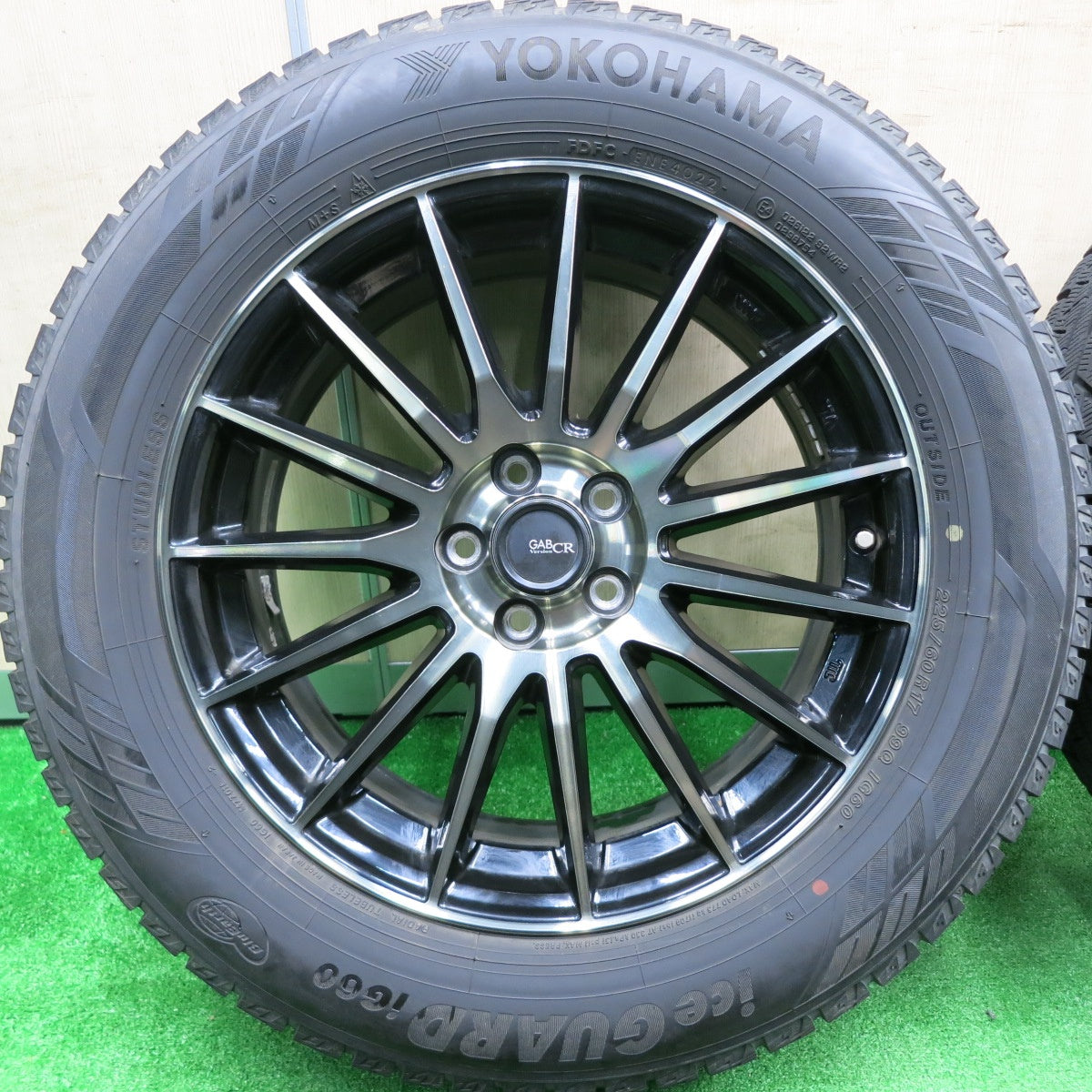 [送料無料] バリ溝！22年！キレイ！9.5分★フォレスター 等 225/60R17 スタッドレス ヨコハマ アイスガード iG60 GAB Version CR PCD100/5H★4100902HAス