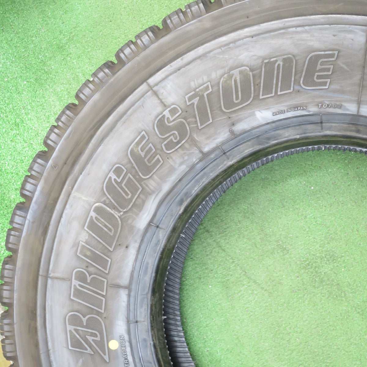 *送料無料* バリ溝！21年！9.5分★トラック タイヤ 225/90R17.5 127/125L スタッドレス ブリヂストン W910 17.5インチ★4052903クスタ