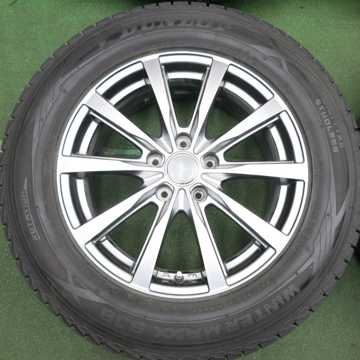 *送料無料* バリ溝！21年！キレイ！9.5分★スタッドレス 225/65R17 ダンロップ ウインターマックス SJ8 GRASS グラス 17インチ PCD114.3/5H★4060404HAス