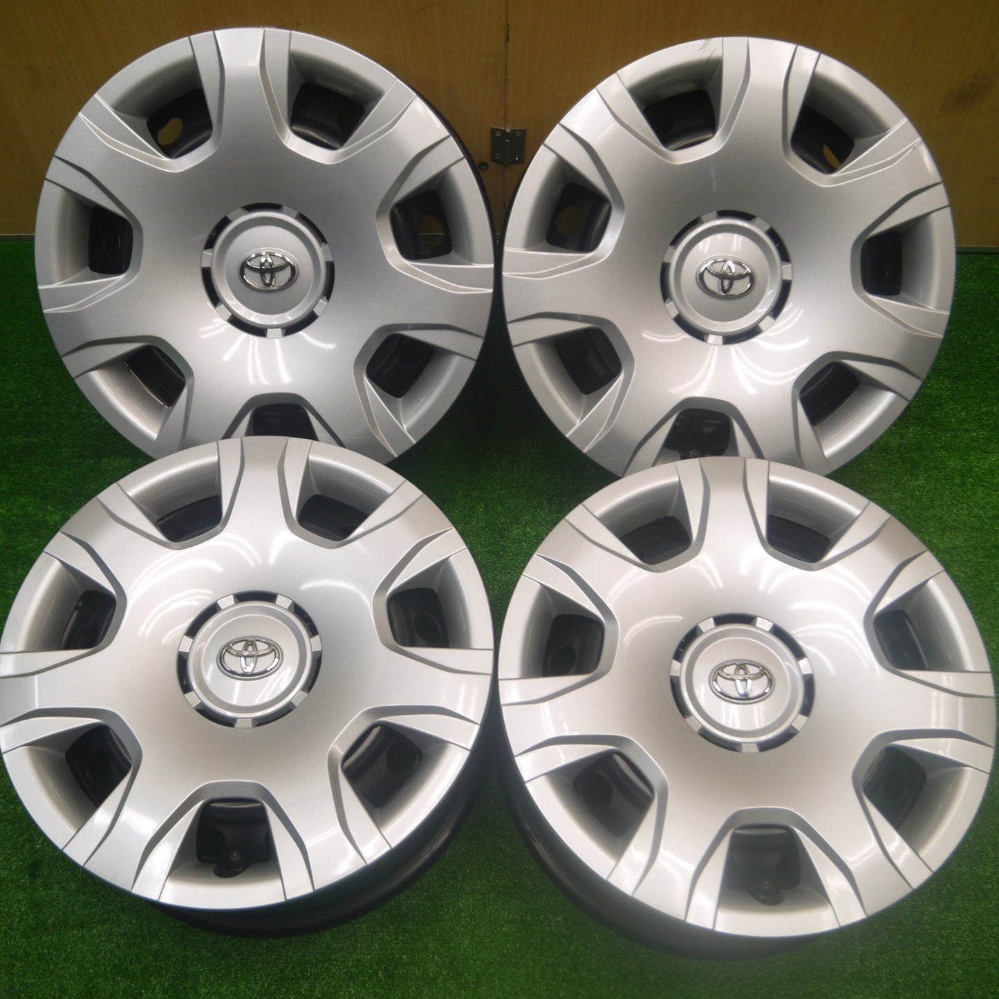 *送料無料* キレイ★トヨタ 200系 ハイエース 純正 スチール ホイール 15インチ 15×6J PCD139.7/6H★4082004Hホ