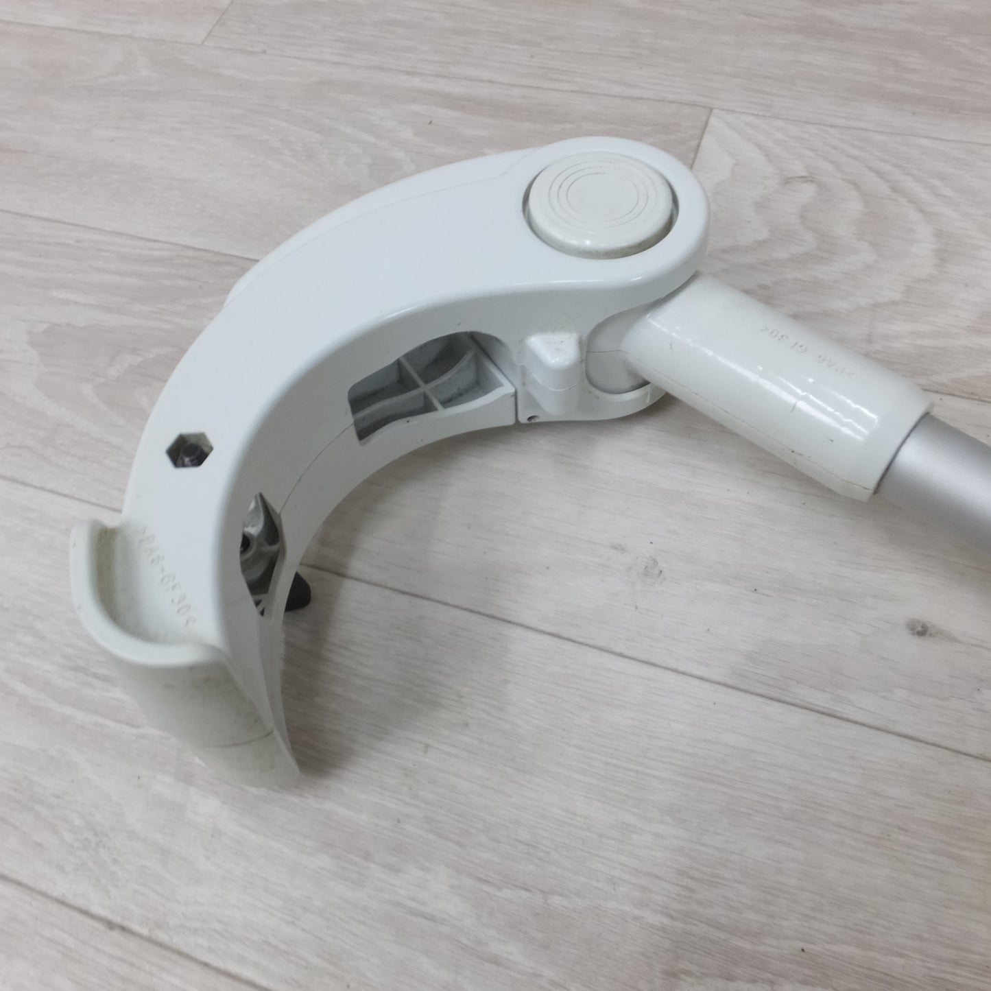 [送料無料] ◆マキタ 充電式 芝生 バリカン MUM168D 160mm 18V 本体のみ 替刃 延長アタッチメント付き 芝刈機 電動 工具◆