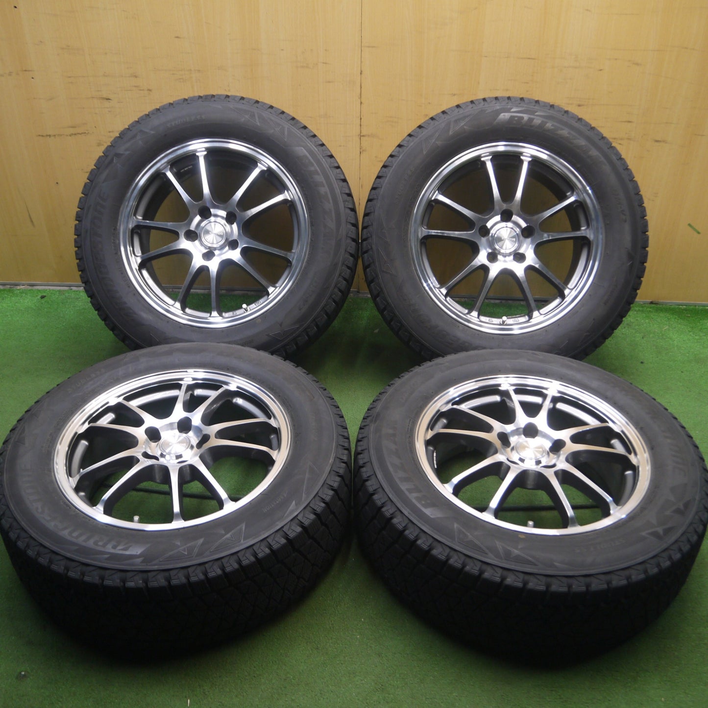 *送料無料* バリ溝！キレイ！9分★スタッドレス 225/65R17 ブリヂストン ブリザック DM-V2 ECO FORME エコフォルム PCD114.3/5H★4032514Hス