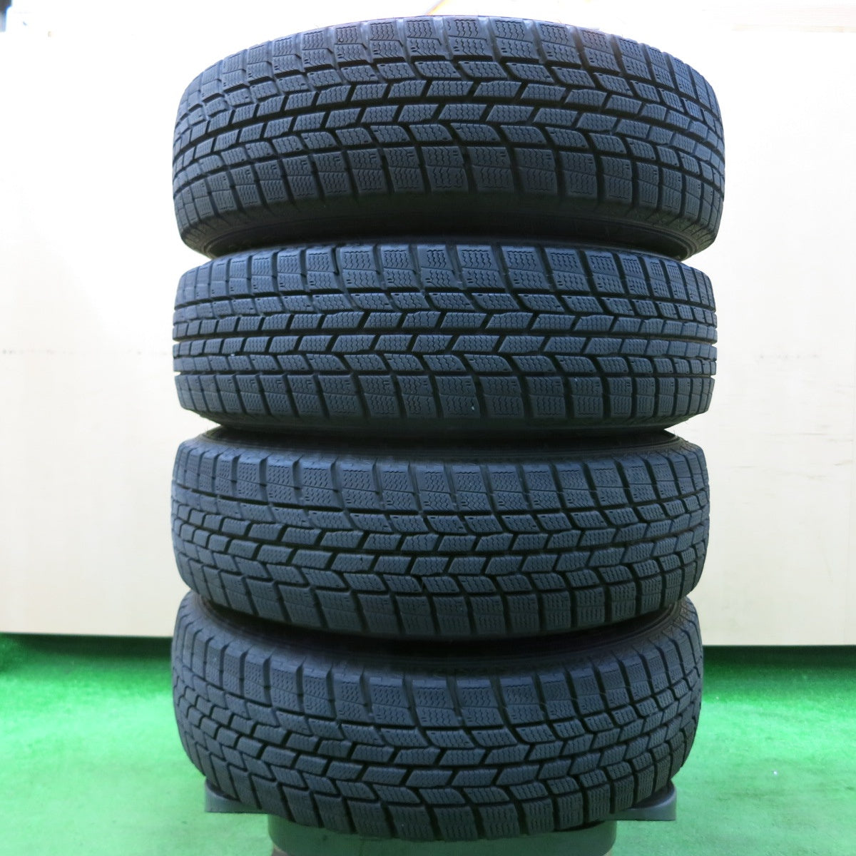 *送料無料* バリ溝！20年！キレイ！9分★スタッドレス 165/70R14 グッドイヤー アイスナビ6 VELVA ヴェルヴァ 14インチ PCD100/4H★4032710イス