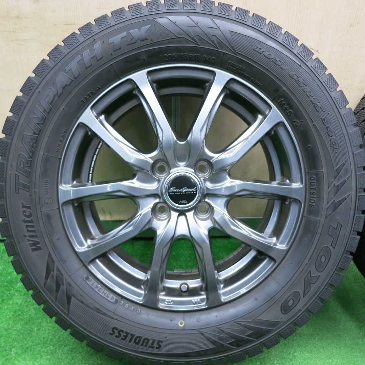 [送料無料] バリ溝！キレイ！9分★スタッドレス 205/65R15 トーヨー ウインター トランパス TX EuroSpeed MiD ユーロスピード 15インチ PCD100/4H★4112903HAス