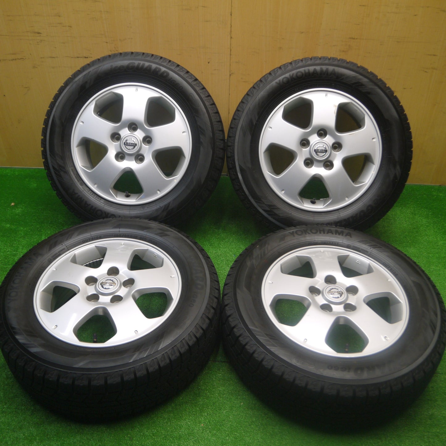 *送料無料* バリ溝！22年！9.5分★日産 C25 セレナ 純正 195/65R15 スタッドレス ヨコハマ アイスガード iG60 15インチ PCD114.3/5H★4082802Hス