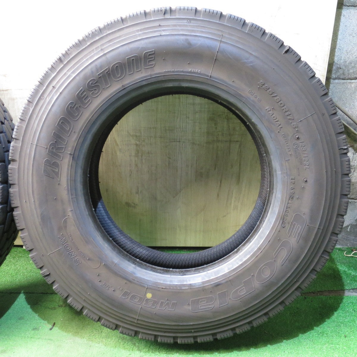 *送料無料* バリ溝！23年！9分★トラック タイヤ 225/80R17.5 123/122L ブリヂストン エコピア M801Ⅱ ミックス 17.5インチ★4032705クスタ