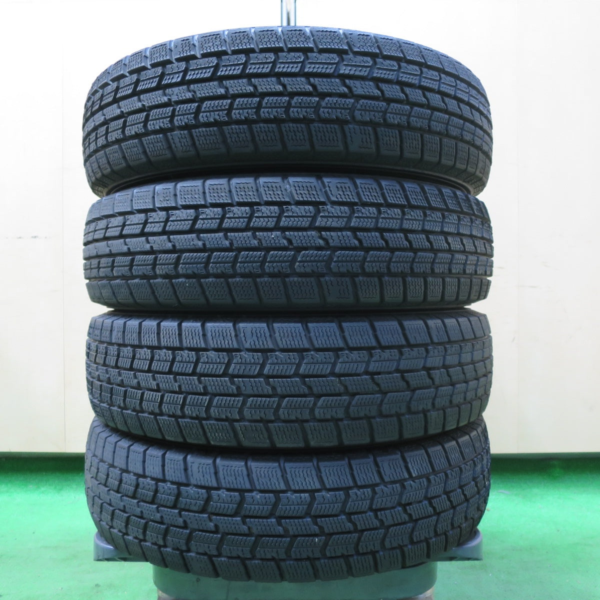 *送料無料* バリ溝！23年！9分★スタッドレス 155/70R13 グッドイヤー アイスナビ7 タイヤ 13インチ バモス ミライース エブリィワゴン 等★4072105イスタ