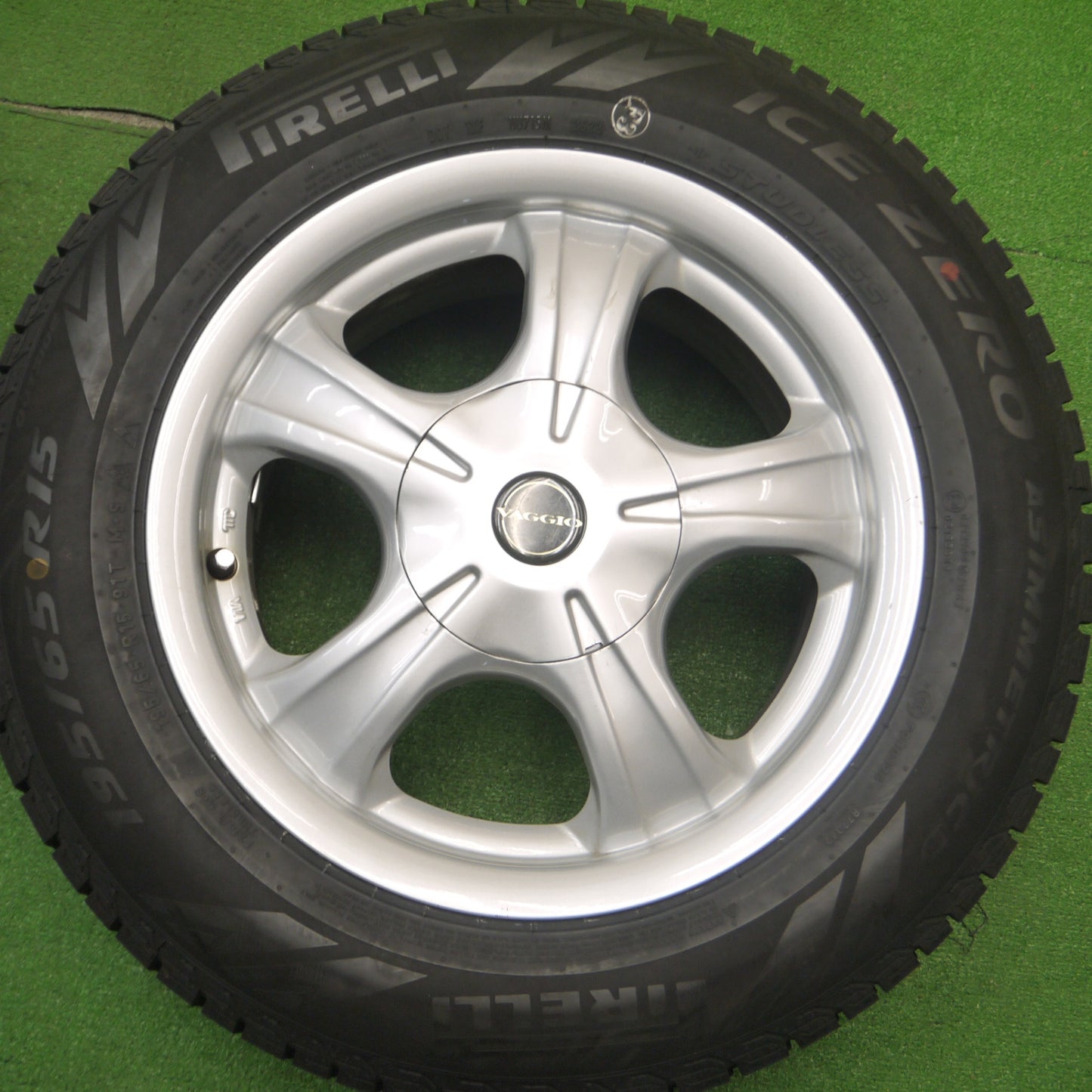 [送料無料] 超バリ溝！23年！キレイ！ほぼ10分★スタッドレス 195/65R15 ピレリ アイスゼロ アシンメトリコ VAGGIO 15インチ PCD100 114.3/5H マルチ★4120208Hス