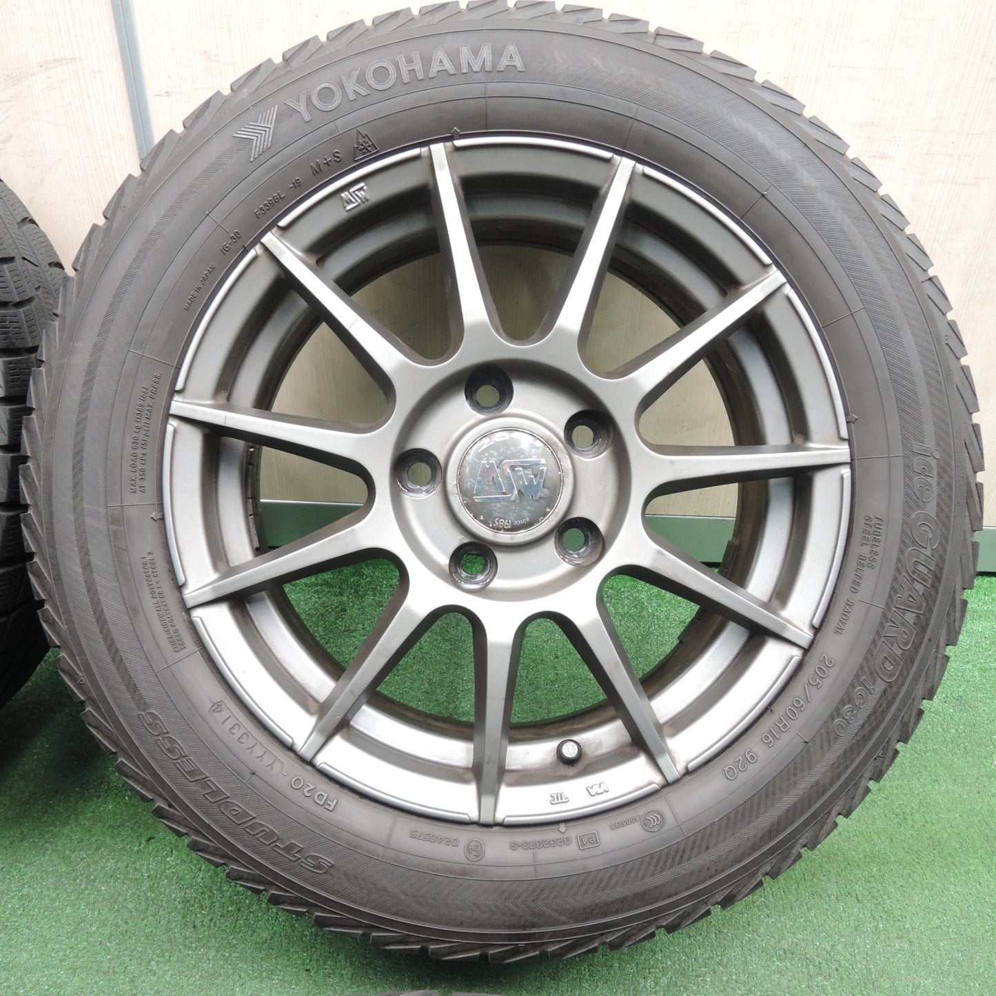 *送料無料* 4本価格★MINI ミニ 等 MSW O・Z 205/60R16 スタッドレス ヨコハマ アイスガード iG30 OZ PCD120/5H★4031805TNス