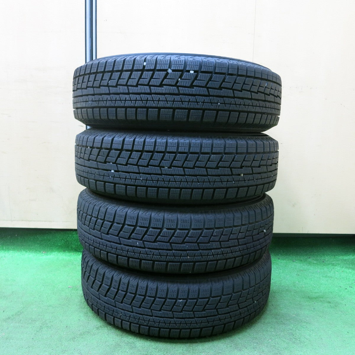 [送料無料] バリ溝！22年！9.5分以上★トヨタ 90系 ヴィッツ 純正 スチール 165/70R14 スタッドレス ヨコハマ アイスガード iG60 14インチ PCD100/4H★4111906SYス