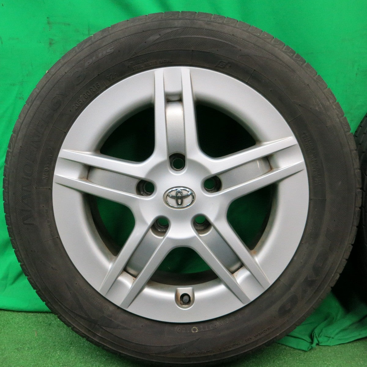 *送料無料* 4本価格★トヨタ SAI サイ 純正 205/60R16 トーヨー ナノエナジー3 プラス 16インチ PCD114.3/5H★4050704ナノ