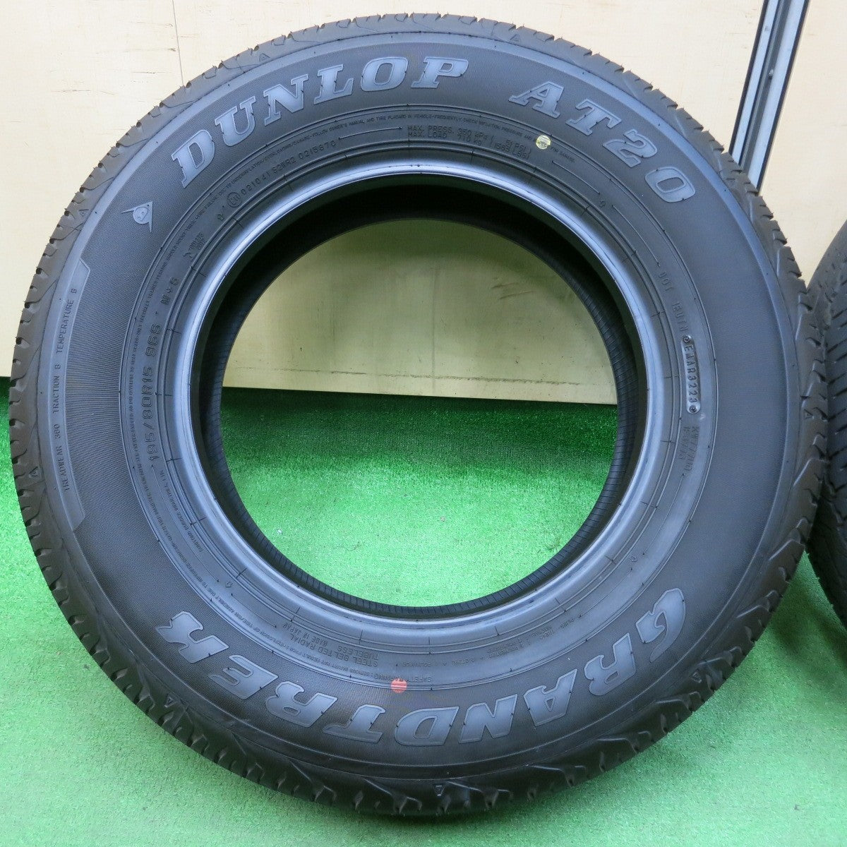 *送料無料* 新車外し！23年★195/80R15 ダンロップ AT20 グラントレック タイヤ 15インチ ジムニーシエラ 等★4042103イノタ