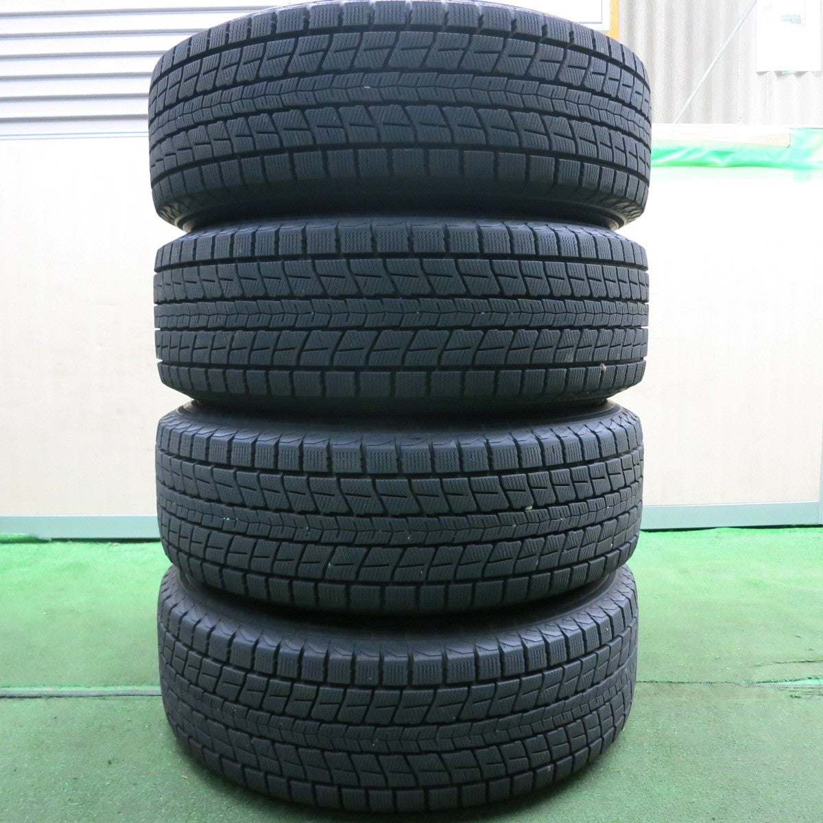 *送料無料* バリ溝！21年！キレイ！9.5分★スタッドレス 225/65R17 ダンロップ ウインターマックス SJ8 GRASS グラス 17インチ PCD114.3/5H★4060404HAス