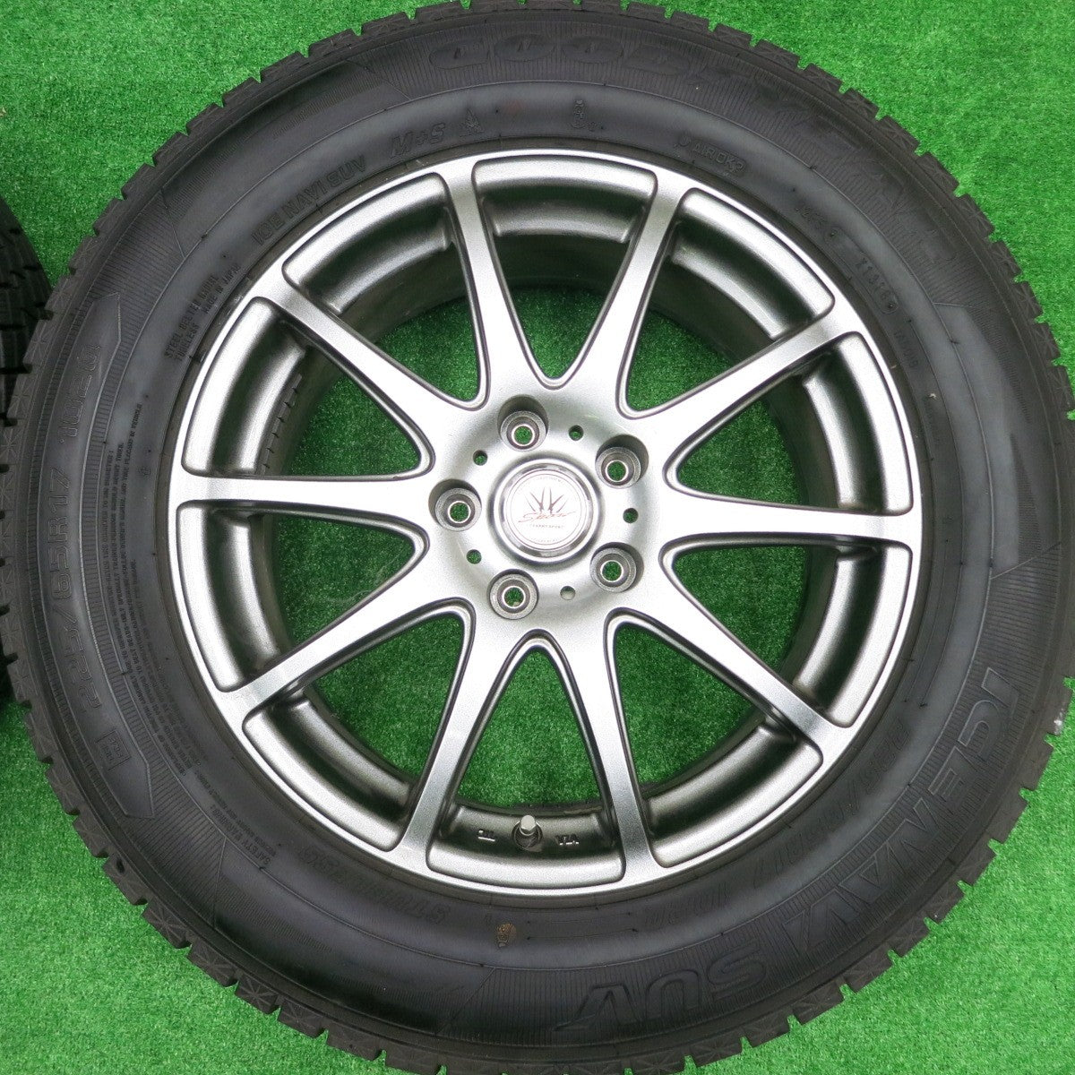 *送料無料* バリ溝！キレイ！9.5分以上★LOXARNY SPORT 225/65R17 スタッドレス グッドイヤー アイスナビ SUV ロクサーニ 17インチ PCD114.3/5H★4072502HAス