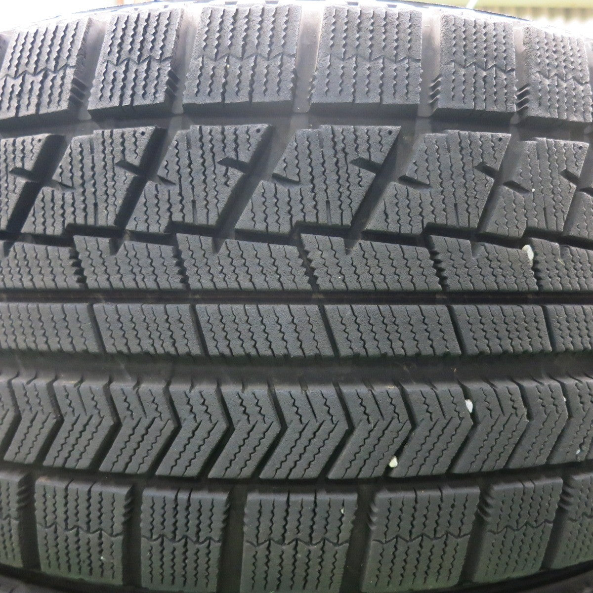 *送料無料* バリ溝！キレイ！9.5分★ベンツ 等 AGA TAS 245/50R18 スタッドレス ブリヂストン ブリザック RFT 18インチ PCD112/5H★4053103HAス