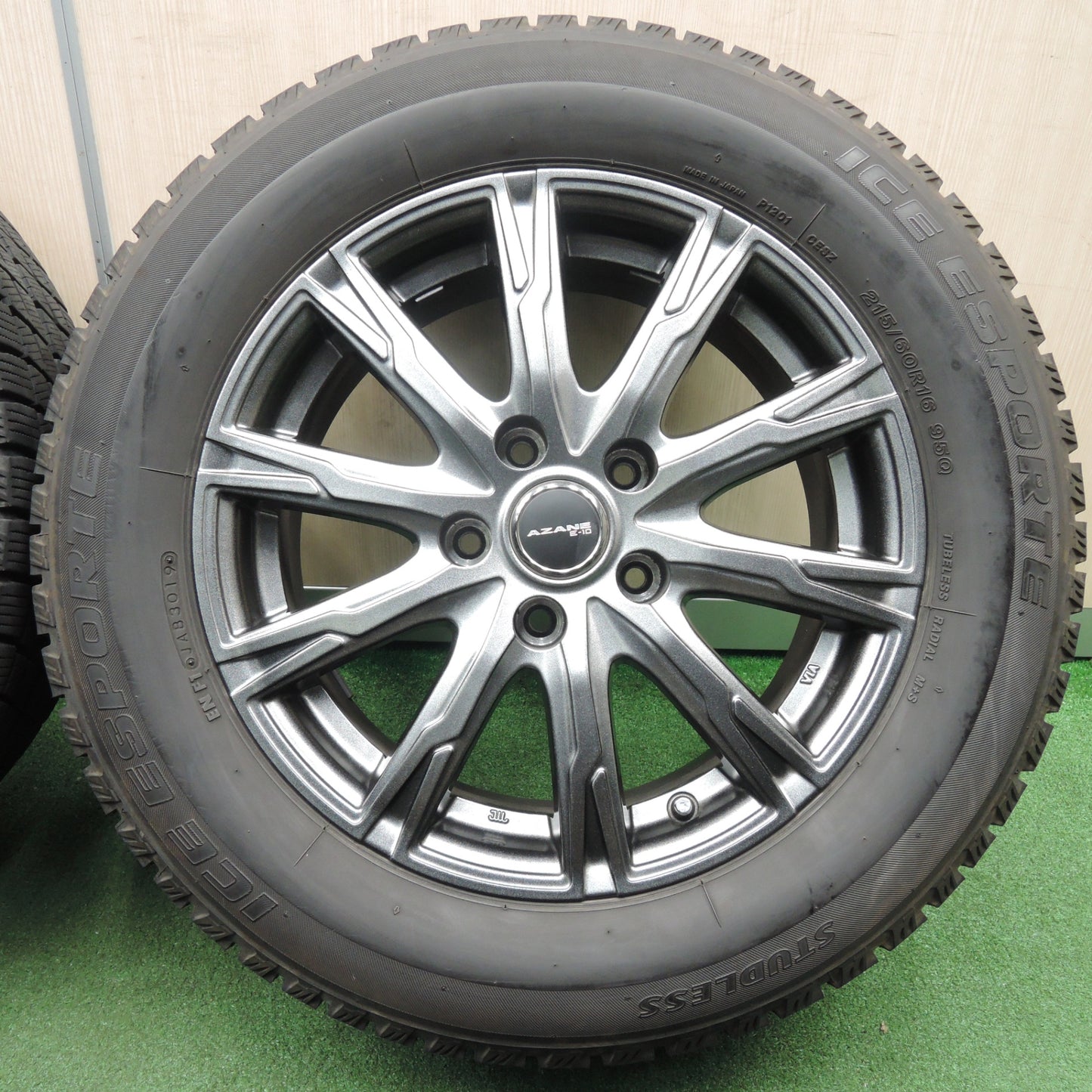 *送料無料* キレイ★スタッドレス 215/60R16 アイスエスポルテ AZANE E-10 アザーネ 16インチ PCD114.3/5H★4031302TNス