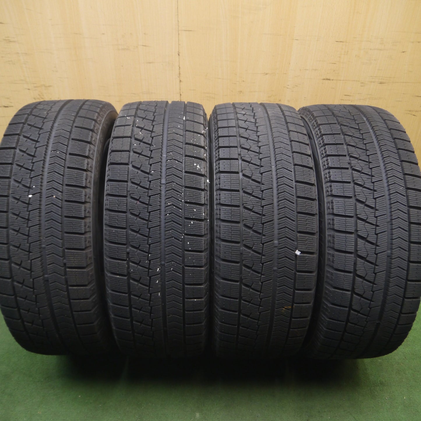 *送料無料* 超バリ溝！20年！キレイ！ほぼ10分★スタッドレス 215/55R17 ブリヂストン ブリザック VRX WAREN ヴァーレン PCD114.3/5H★4071902Hス