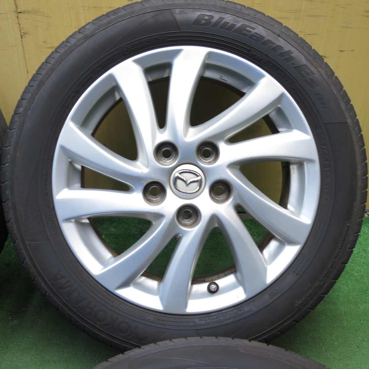 *送料無料* バリ溝！22年！9分★マツダ プレマシー 純正 205/55R16 ヨコハマ BluEarth-ES ES32 16インチ PCD114.3/5H★4041301クノ