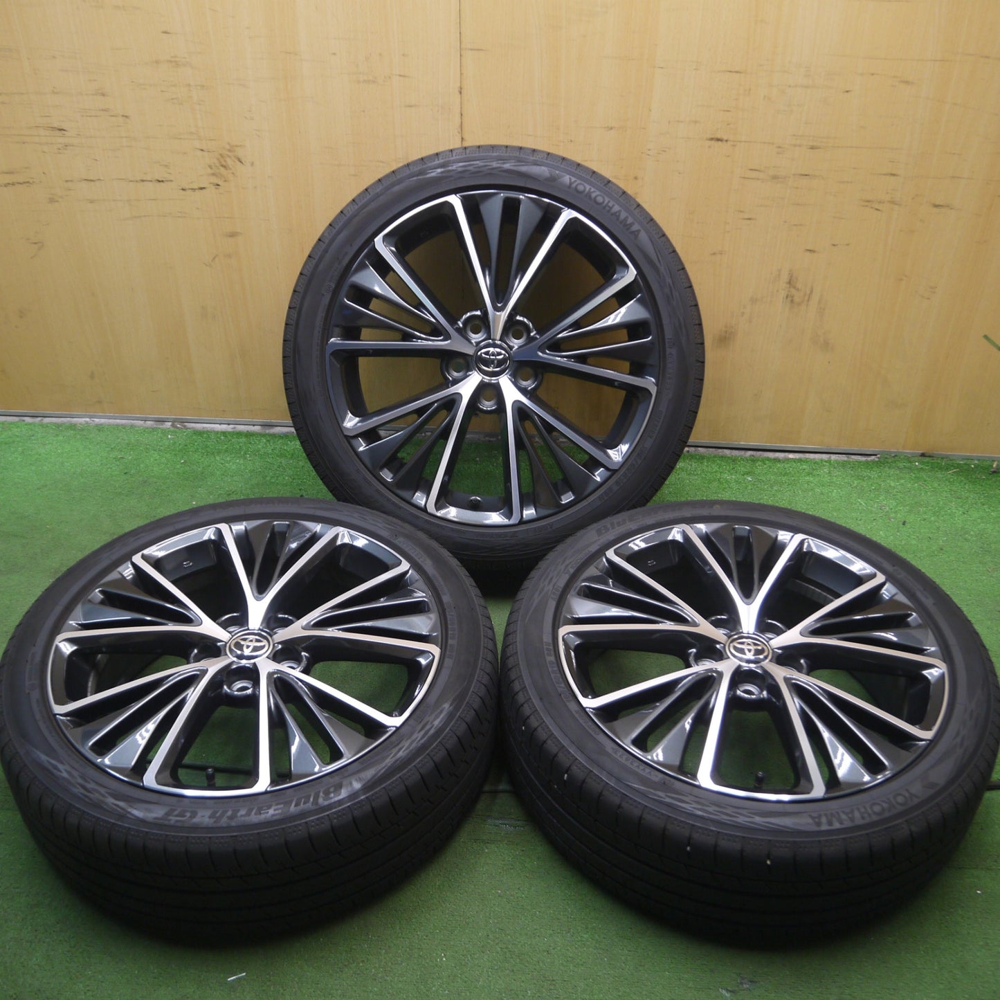 *送料無料* バリ溝！23年！キレイ！9.5分★トヨタ 60系 プリウス 純正 195/50R19 ヨコハマ BluEarth-GT AE51 19インチ PCD114.3/5H★4051302Hノ