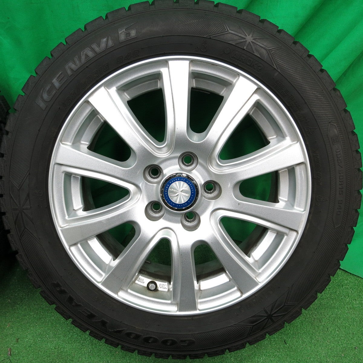 *送料無料* バリ溝！ほぼ10分★スタッドレス 185/60R15 グッドイヤー アイスナビ6 JENEIGE 15インチ PCD100/5H★4042704ナス