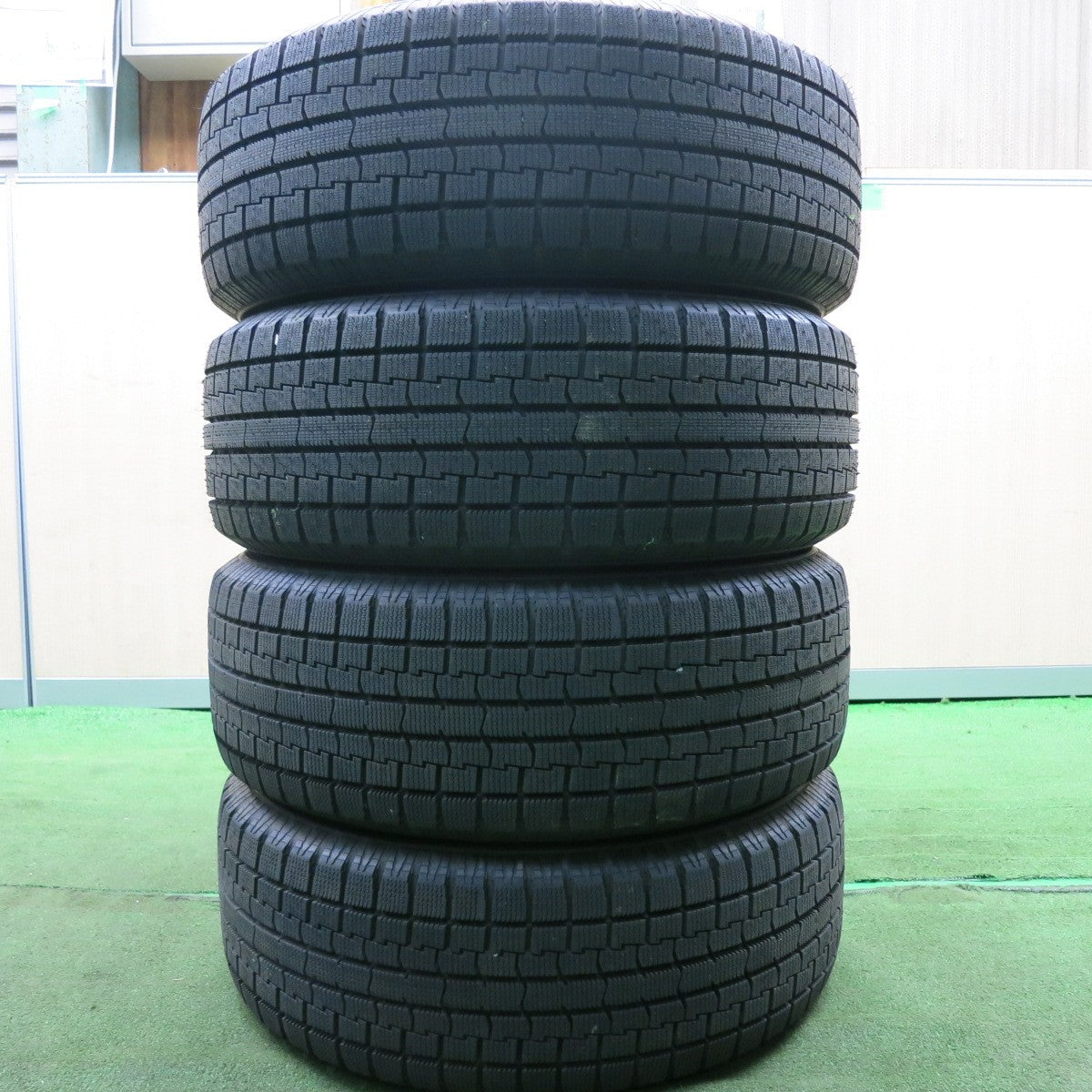 *送料無料* 超バリ溝！22年！ほぼ10分★スタッドレス 215/60R16 アイスフロンテージ FEID ice FRONTAGE 16インチ PCD114.3/5H★4050508HAス