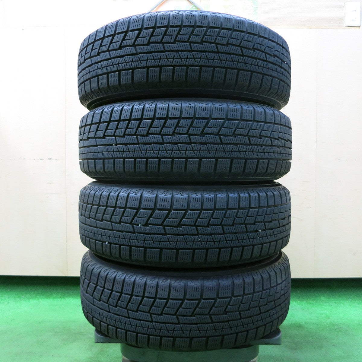 *送料無料* バリ溝！9分★トヨタ カローラ フィールダー 純正 175/65R14 スタッドレス ヨコハマ アイスガード iG60 14インチ  PCD100/4H★4052305イス